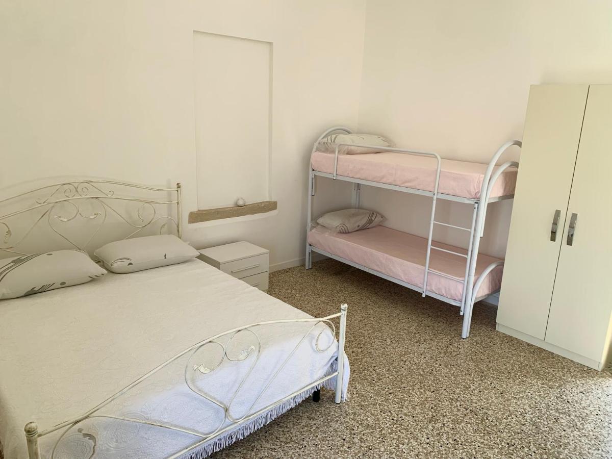 Palazzo Moschettini Apartamento Martano Exterior foto